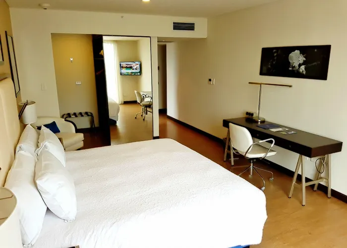 Hampton By Hilton Santa Cruz